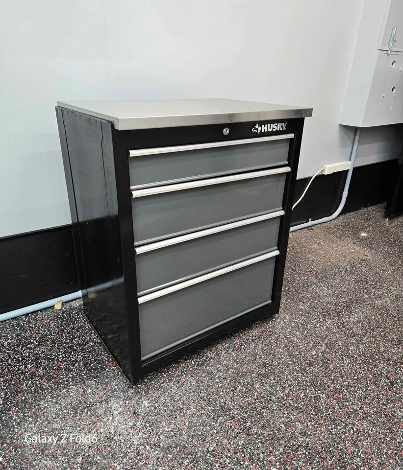 Husky 27 inch Tool cabinet with 4 Drawer in Gloss Black and grey