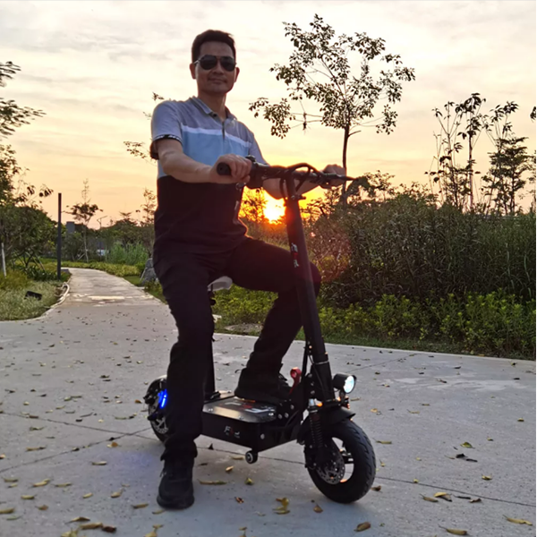 10-inch 1200W electric scooter with 48V 25-35AH battery