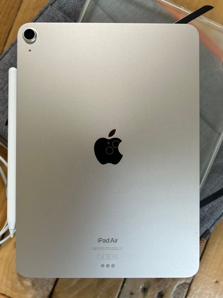 iPad Air 5th gen (2022) and Apple Pencil 2nd gen 256GB