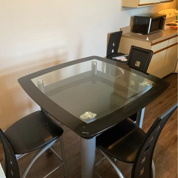 【Furniture】Mccready 4 - Person Counter Height Dining Set