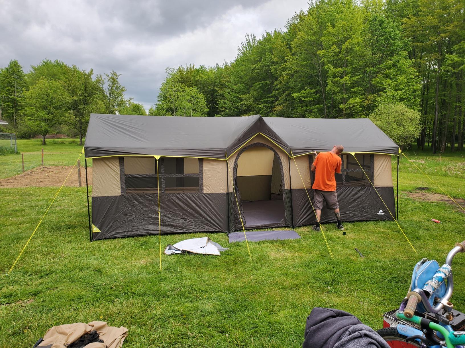 【Sports&Outdoors】Spacious & Comfortable 12 Person Cabin Tent with 2 Closets, Hanging Organizers, Room Dividers