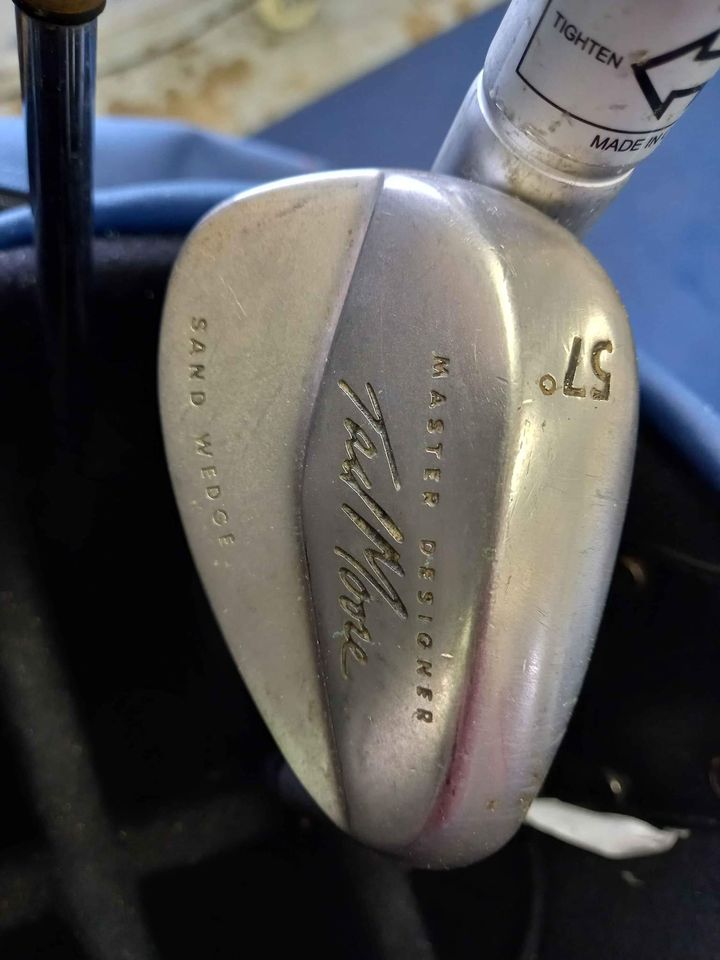 McGregor & Top Flight sets of golf clubs and bags