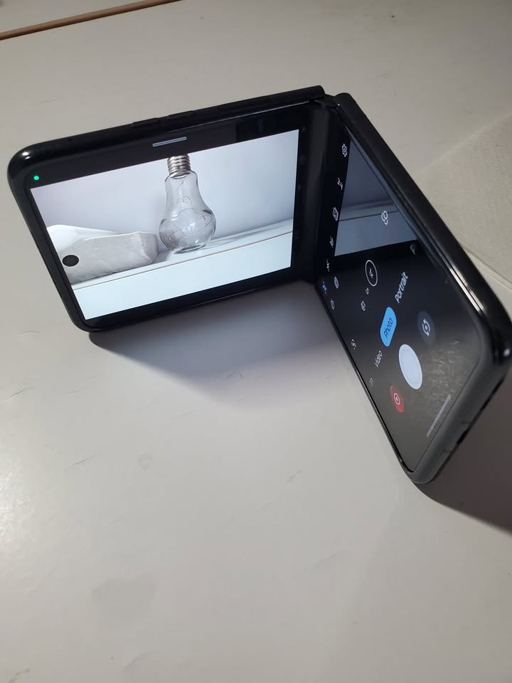 Motorola Razr+ (Plus) 5G 2023.