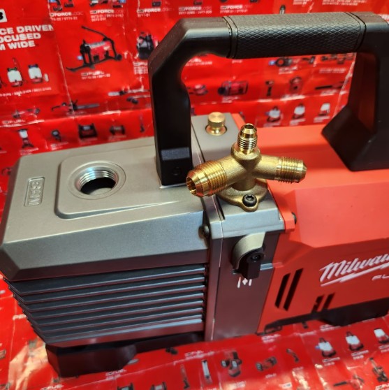 Milwaukee M[hidden information] CFM Vacuum Pump-M1R05